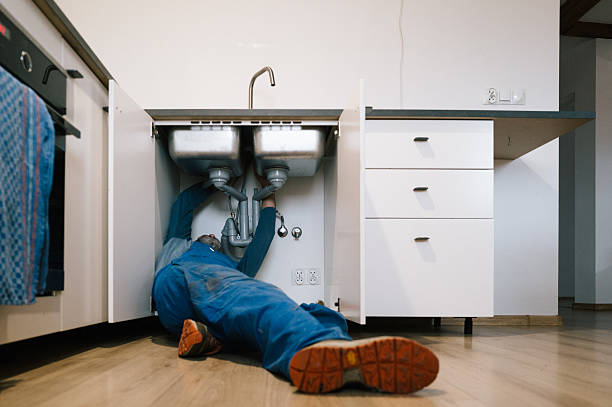 Professional Leak Detection technician working in Fairview Heights, IL